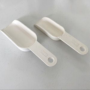 Pyrex Measuring Scoops